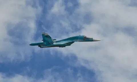 Ukraine tấn công căn cứ Nga, phá hủy 4 tiêm kích Su-34