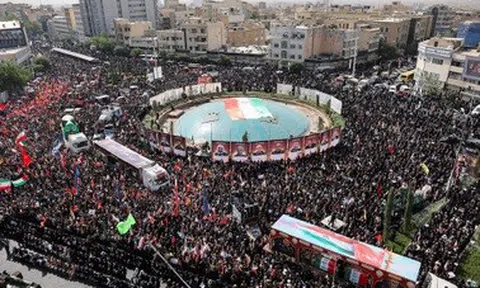 "Biển người" Iran tiễn đưa các tướng cấp cao, nhà khoa học bị Israel hạ sát