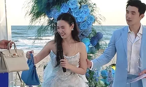 Kỷ niệm ngày cưới, Midu được chồng tặng 2 túi Hermès đắt giá cỡ nào?