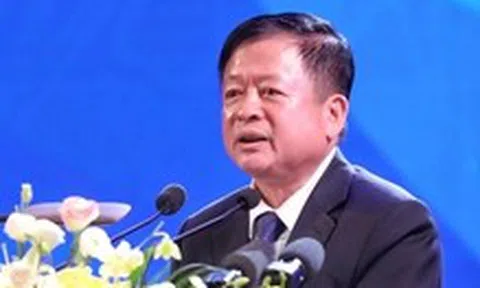 Văn nghệ sĩ phải ‘dắt tay người tốt trở lại văn học nghệ thuật’