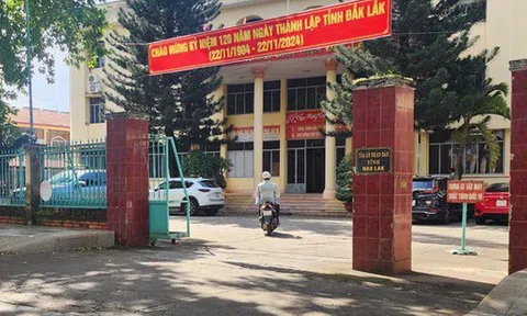 Bắt tạm giam 1 thẩm phán để điều tra về hành vi môi giới hối lộ