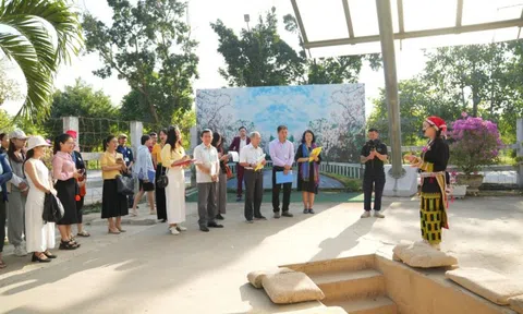 Nâng cao chất lượng đội ngũ hướng dẫn viên du lịch trong bối cảnh chuyển đổi số