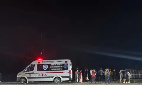 Ô tô rơi xuống sông sau tai nạn liên hoàn: Tìm thấy thi thể nạn nhân cuối cùng