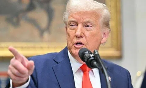 Báo Mỹ: Tổng thống Trump xem xét gửi tên lửa tầm xa cho Ukraine