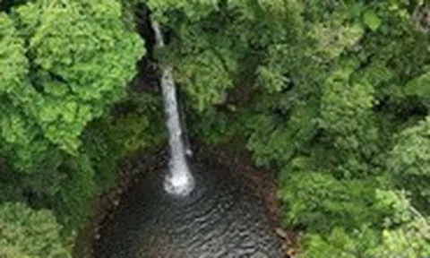 Phát hiện 2 thác nước tự nhiên tuyệt đẹp giữa rừng Quảng Ngãi