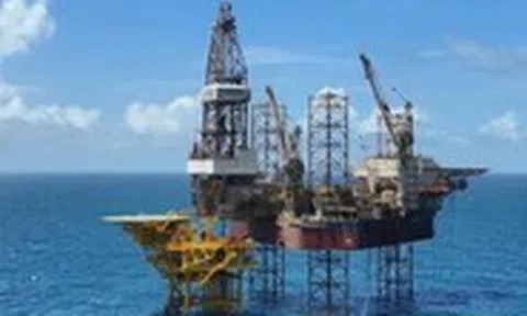 Mỏ Kình Ngư Trắng chính thức đón dòng dầu thương mại đầu tiên