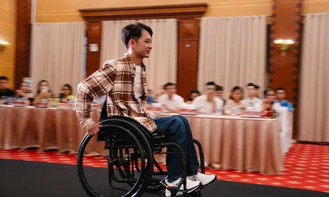 50 người mẫu khuyết tật gây chú ý khi trình diễn thời trang