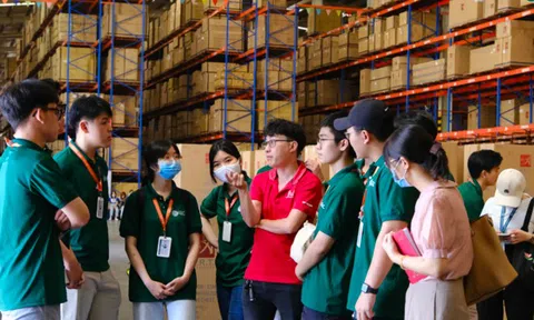 Sinh viên ngành Logistics và quản lý chuỗi cung ứng tiếp cận thực tế nghề nghiệp: Cơ hội và thách thức
