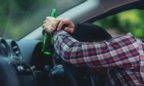 Các nước xử phạt người say rượu lái xe: Phạt tiền tới hàng trăm triệu, người đi cùng cũng liên đới