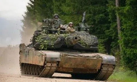 Xe tăng Abrams, tên lửa Patriot đổ về Ukraine