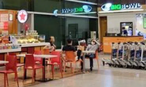 Các công ty ăn uống, dịch vụ phòng chờ ở sân bay báo lãi to