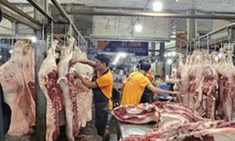 Thịt heo rớt giá, sức mua vẫn giảm vì dịch tả châu Phi