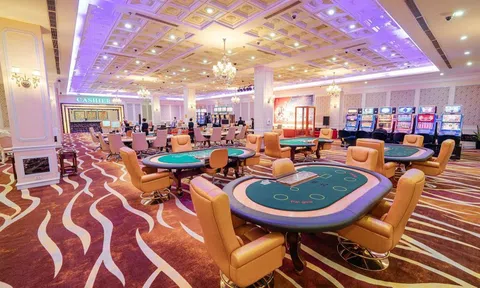 Lỗ đầm đìa 6 năm liên tục, công ty sở hữu casino lớn nhất Hạ Long bất ngờ có lãi, cổ phiếu tăng trần 3 phiên liên tục