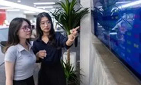 Thị trường chứng khoán lên đỉnh thời đại, rất nhiều cổ phiếu vẫn còn 'trễ sóng'