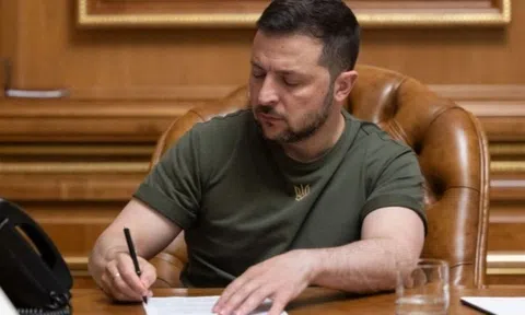 Ông Zelensky đảo ngược luật gây tranh cãi sau một tuần ban hành