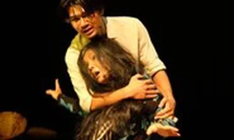 Tú Sương hóa người mẹ khùng hỗ trợ Vũ Trần tốt nghiệp đạo diễn