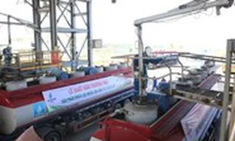 BSR xuất bán sản phẩm dầu DO sang thị trường Lào