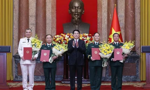 Bốn sĩ quan cấp cao Quân đội và Công an được thăng hàm Thượng tướng