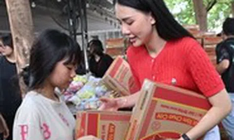Nhiều hoa hậu, á hậu 'góp lửa' sưởi ấm trẻ em bị ảnh hưởng bởi HIV/AIDS