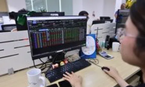 Chứng khoán Việt Nam bất ngờ tăng rất mạnh, gần 33 điểm