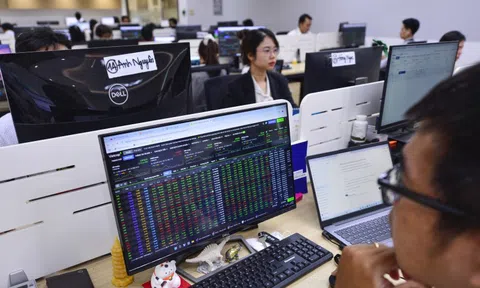 Chứng khoán đảo chiều, hơn 600 cổ phiếu giảm giá sau đợt tăng 'nóng'