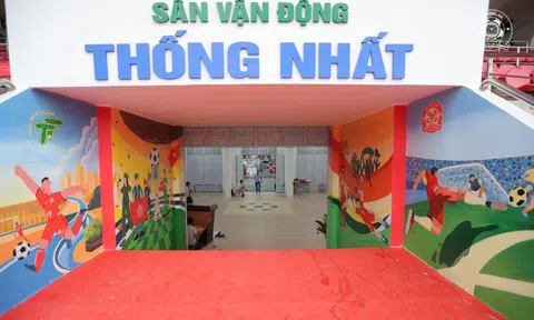 Sân Thống Nhất khoác áo mới chào đón 'biểu tượng trở lại'