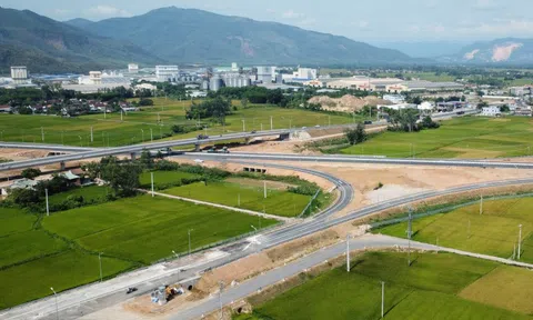 Đường băng sân bay Phù Cát, Khu công nghiệp Phù Mỹ… đồng loạt khởi công dịp 19-8