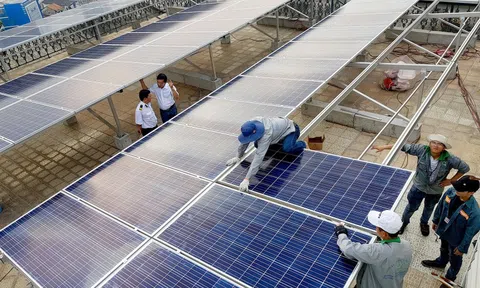 Bộ Công Thương đề xuất hỗ trợ lắp điện mặt trời mái nhà, không lưu trữ được tối đa 1,5 triệu đồng