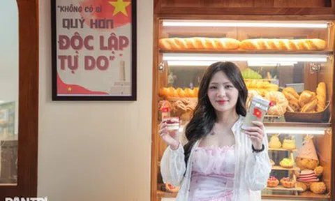 Chi tiền triệu giữ chỗ quán cà phê Hà Nội xem diễu hành, khách lo mất chỗ