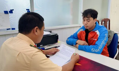 TikToker "Bin síp bơ nước Huế" bị CSGT Huế mời làm việc