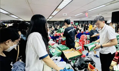 Lần đầu tiên TP.HCM tổ chức ngày hội săn sale dưới lòng đất