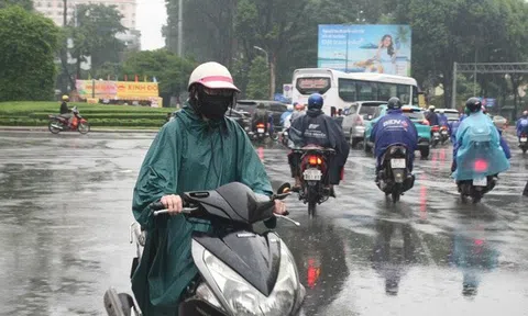 Thời tiết TP HCM hôm nay, 24-8: Người dân đề phòng sét, lốc xoáy