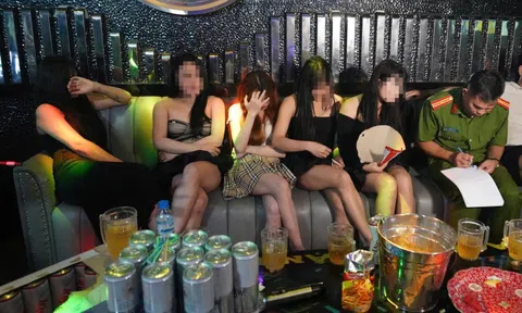 Đột kích quán karaoke, phát hiện Hoàng Trung Phong “bao nuôi” 38 nhân viên nữ