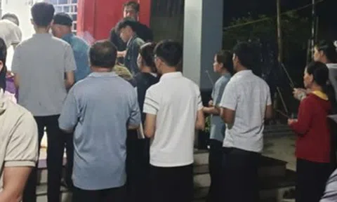 Gia cố mái nhà chống bão, điện giật khiến chồng tử vong, vợ và con bị thương