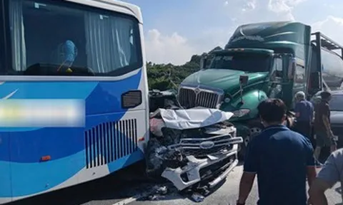 5 ôtô tông liên hoàn trên cao tốc Cao Bồ - Mai Sơn