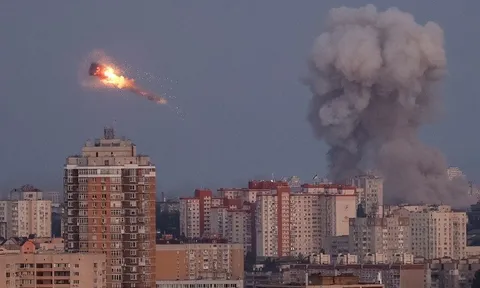 Nga lên tiếng sau khi không kích kỷ lục hơn 800 tên lửa, UAV vào Ukraine