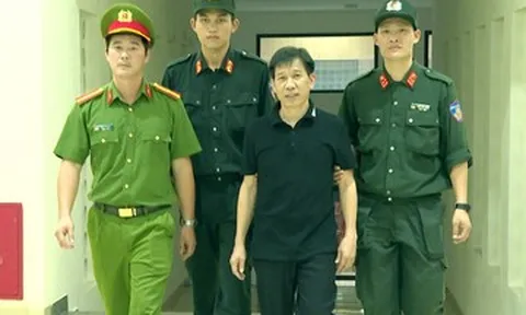 Quân sư kín tiếng đứng đằng sau trùm giang hồ Vi 'ngộ' là ai?