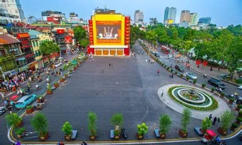 Khoảng trống khác lạ ở Quảng trường Đông Kinh Nghĩa Thục sau khi dỡ 'Hàm cá mập'