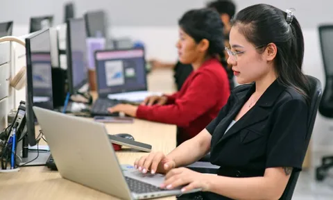 Cá nhân bán ròng chứng khoán nhiều nhất 3 năm, khối ngoại và tự doanh 'ôm hàng'