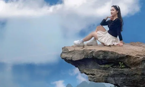 "Mỏm đá tử thần" ở Tuyên Quang tạm ngừng đón khách, dựng lan can để an toàn