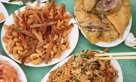 Mâm cỗ đám cưới ở Quảng Ninh gây sốt, khách ngỡ ngàng khi thử món giun biển xào