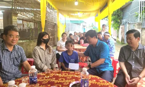 Lãnh đạo tỉnh Đắk Lắk biểu dương cháu trai dũng cảm cứu bạn trong vụ thảm án