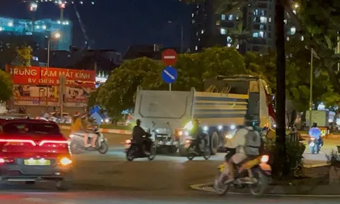 Người dân TP HCM bức xúc về xe ben "hổ vồ" ở một khu vực