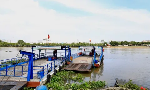 Cầu Bình Triệu ùn tắc, phà Bình Quới vẫn nằm chờ
