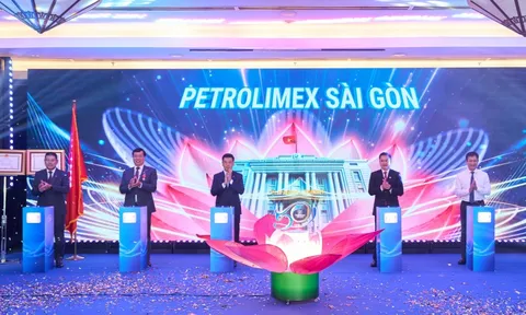 Petrolimex Sài Gòn kỷ niệm 50 năm thành lập và đón nhận Huân chương Lao động hạng nhất