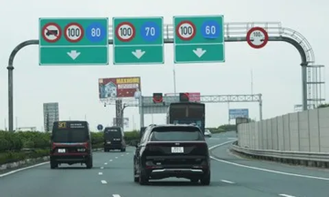 Cục CSGT: Điều tiết ô tô khách trên 29 chỗ không đi vào làn 1 ở cao tốc 2 làn xe