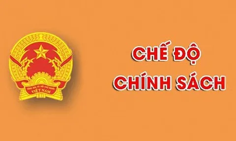 Chính sách với cán bộ từ cấp xã trở lên đã đủ tuổi nghỉ hưu nghỉ việc ngay do sắp xếp bộ máy