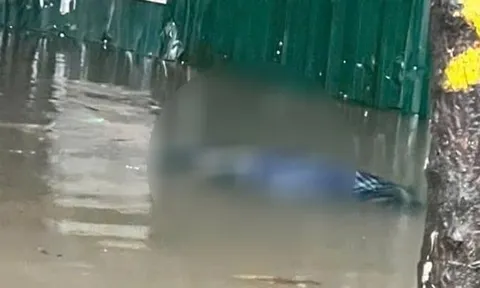 Phát hiện người đàn ông tử vong tại tuyến phố ngập nước ở Hà Nội