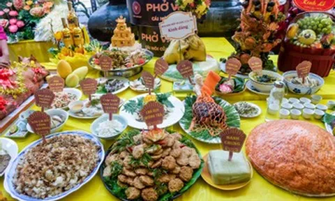 Điều đặc biệt trong mâm cỗ ‘cửu trùng’ tại lễ hội đền Trần ở Ninh Bình