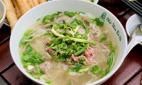 Blogger ẩm thực Singapore: Phở Việt hiện diện ở quán quen lẫn phân khúc cao cấp